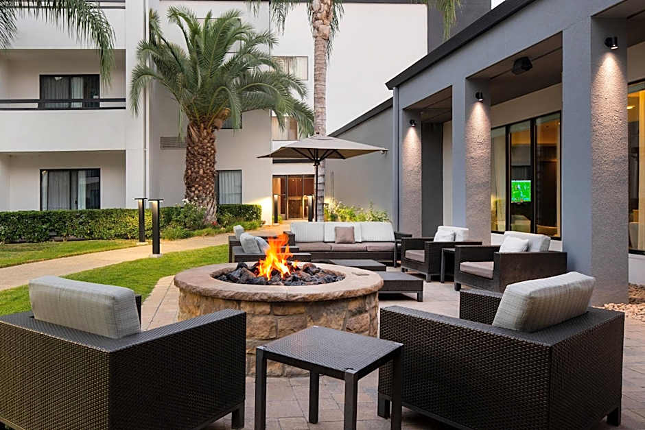Courtyard by Marriott Fresno