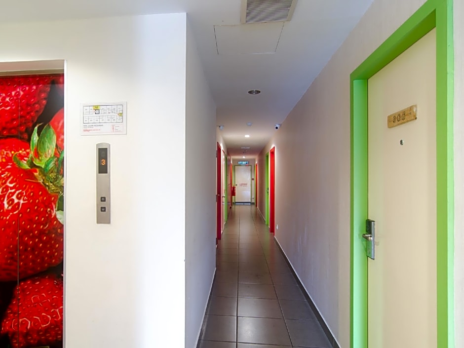 Hotel Strawberry Fields