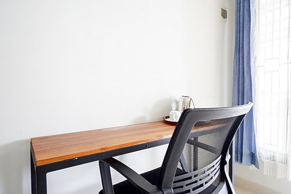 RedDoorz Plus Syariah near Stasiun Tegal 2