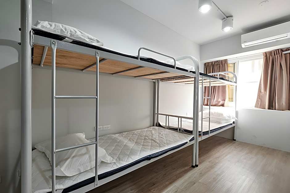 Foto 1 von 3 von Bed in 4-Bed Female Dormitory Room