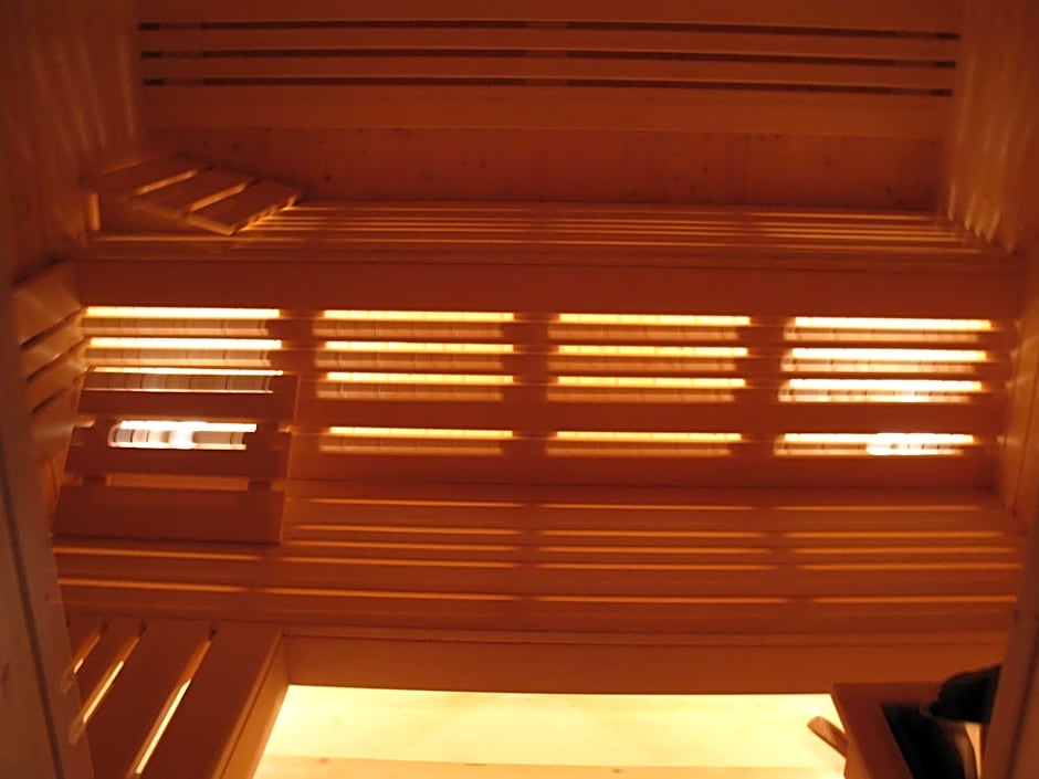 Family Hotel The Body