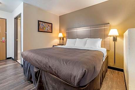 King Room - Non-Smoking