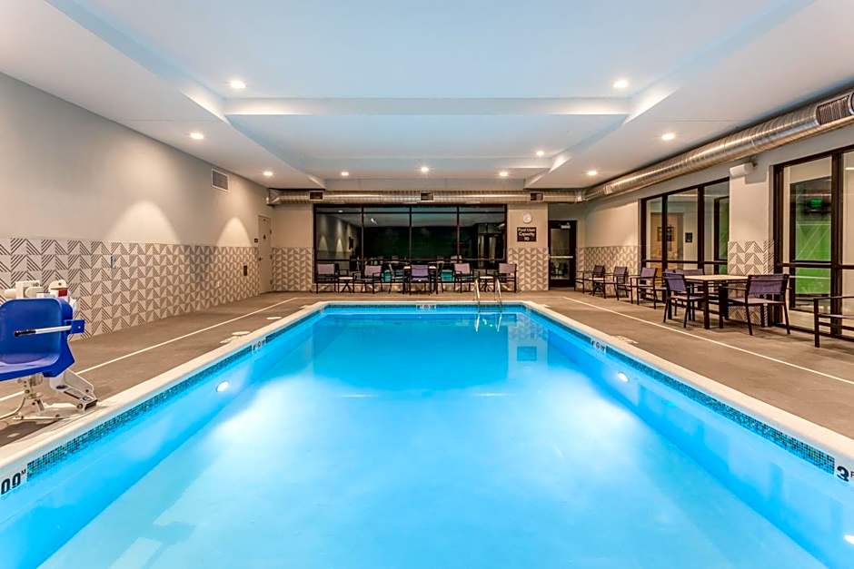 Holiday Inn & Suites Cedar Falls-Waterloo Event Ctr By IHG