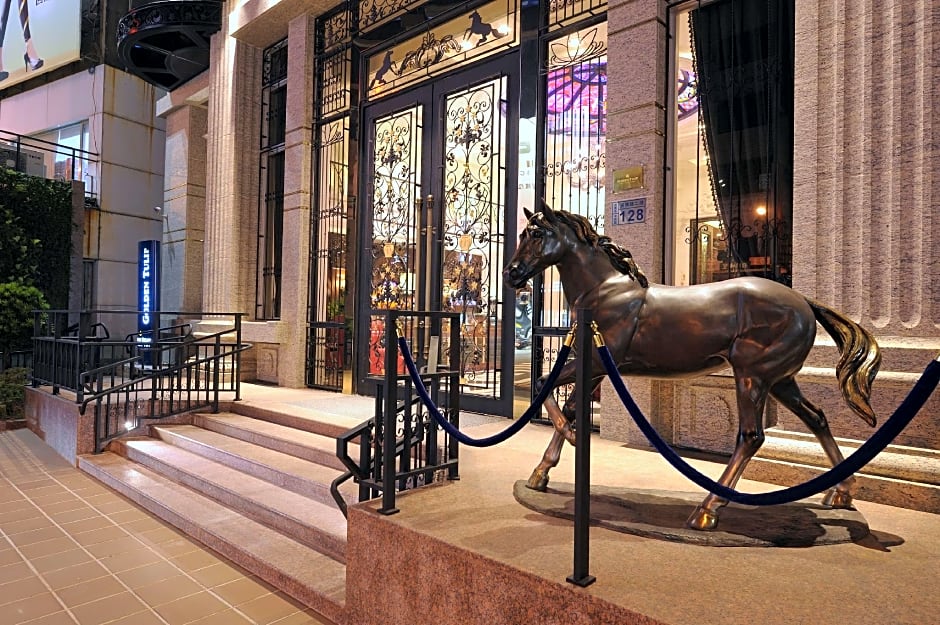 Golden Tulip RS Boutique Hotel