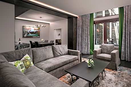 Falls View Suite, 1 Bedroom Presidential Suite, 1 King, Sofa Bed, Falls View, Balcony
