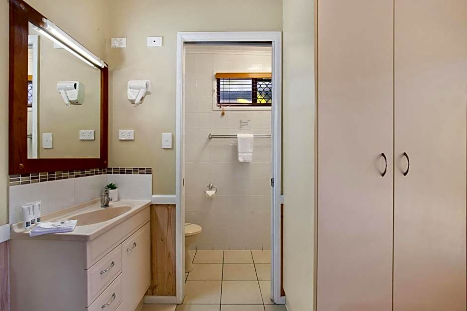 South Gladstone Motel