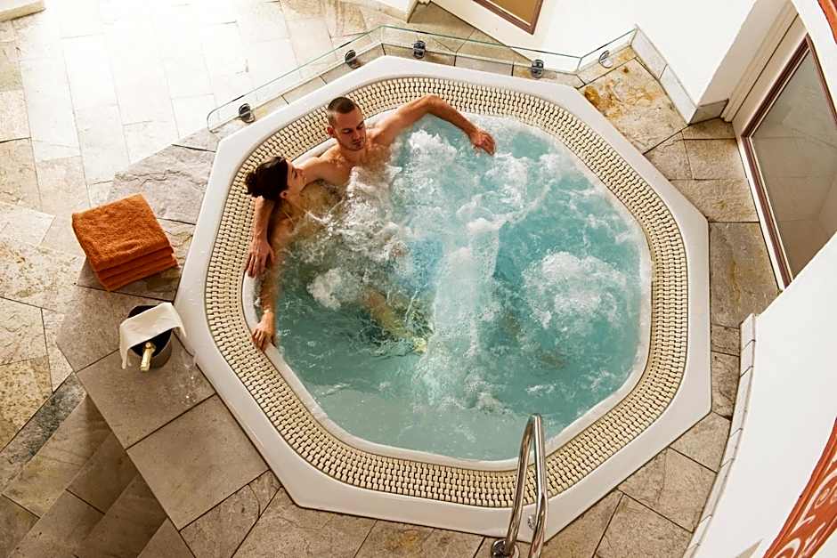 Alpenjuwel Parkhotel Wallgau 4 Sterne Superior Genusshotel mit Spa feinster Kulinarik & Golf Ihr Rückzugsort inmitten der Alpen mit Tradition und Eleganz