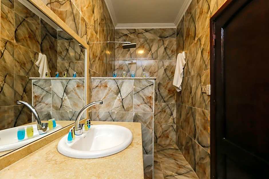 Turquoise Pyramids palace