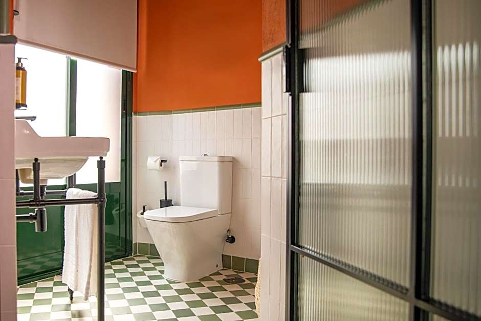 The Honest Hotel & Apartments