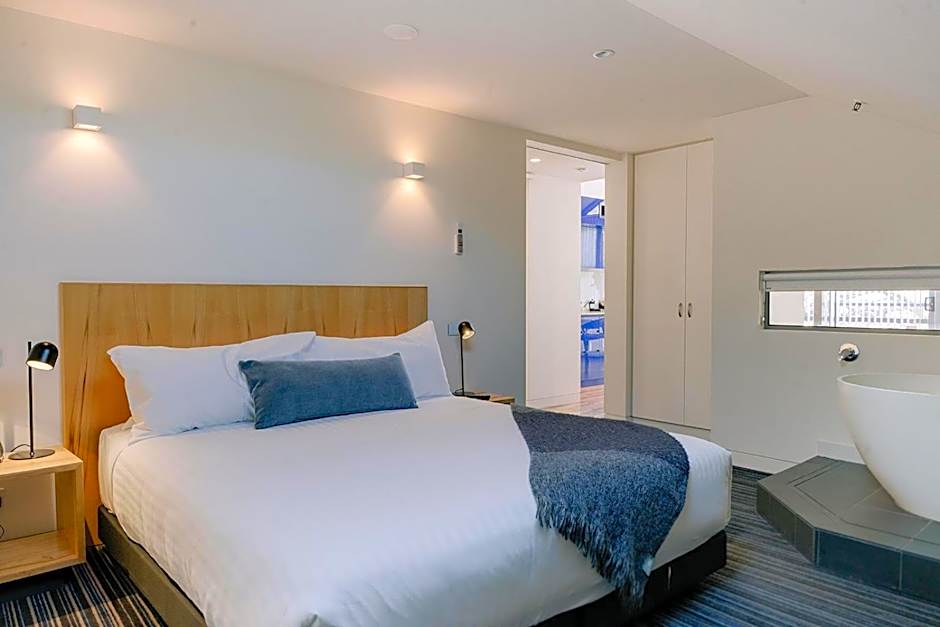 Salamanca Wharf Hotel