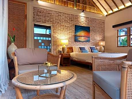 Deluxe King or Twin Bungalow with Plunge Pool & Temple/River View (Wood 5)