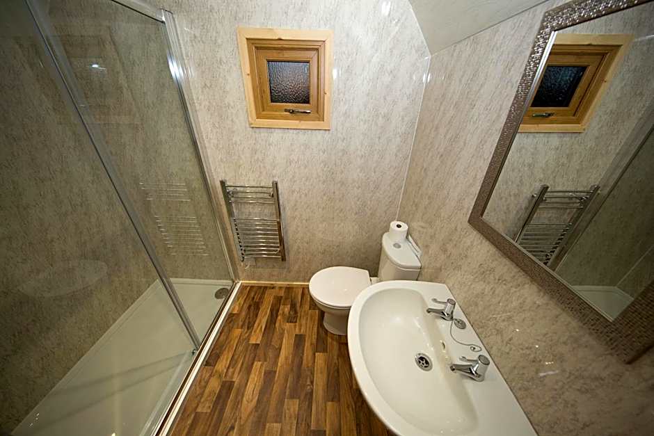 Wall Eden Farm - Luxury Log Cabins and Glamping