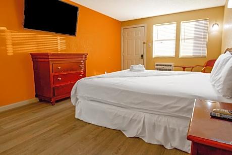 King Bed Accessible