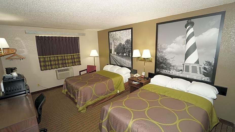 Super 8 by Wyndham Greenville