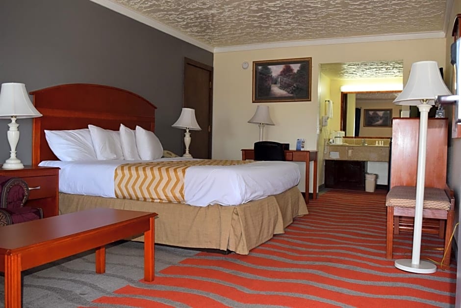 Travelodge Inn & Suites by Wyndham Norman