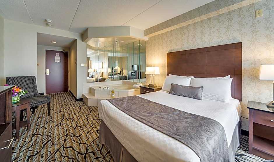 Monte Carlo Inns Oakville Suites