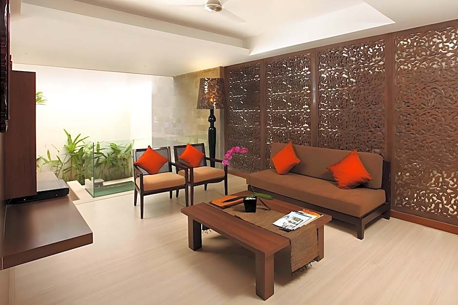 Villa Kayu Raja