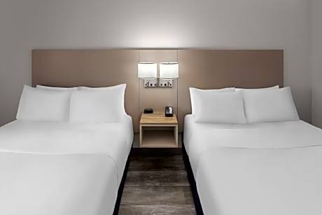 2 Queen Beds Pet-Friendly Non-Smoking