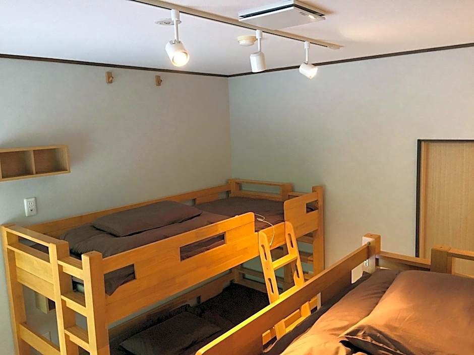 J-Hoppers Kumano Yunomine Guesthouse