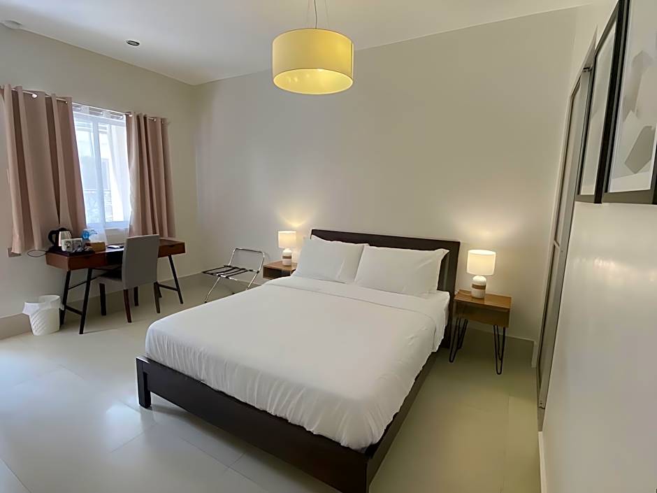 Harman Suites Moalboal