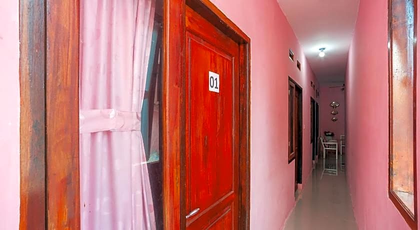 RedDoorz near Palembang Airport 1