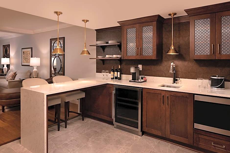 Hotel Roanoke - Conference Center Curio Collection by Hilton