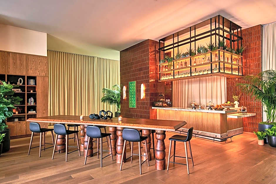 Hollywood Volume, a Tribute Portfolio Hotel