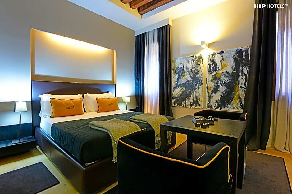 Charming House DD724