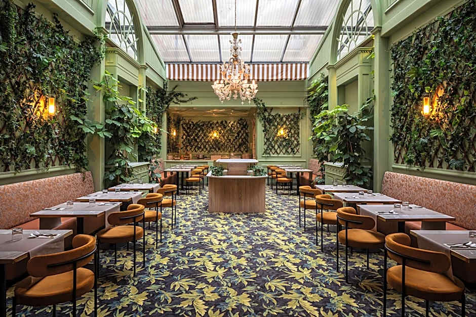 Royal Garden Champs Elysees