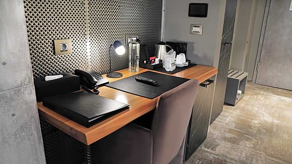 Aniroc Signature Hotel