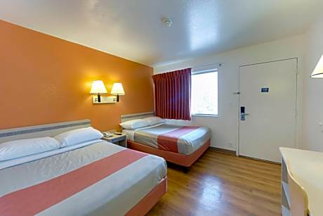 Quadruple Room - Non-Smoking