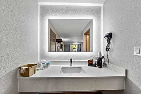 King Room - Non-Smoking - Disability Access