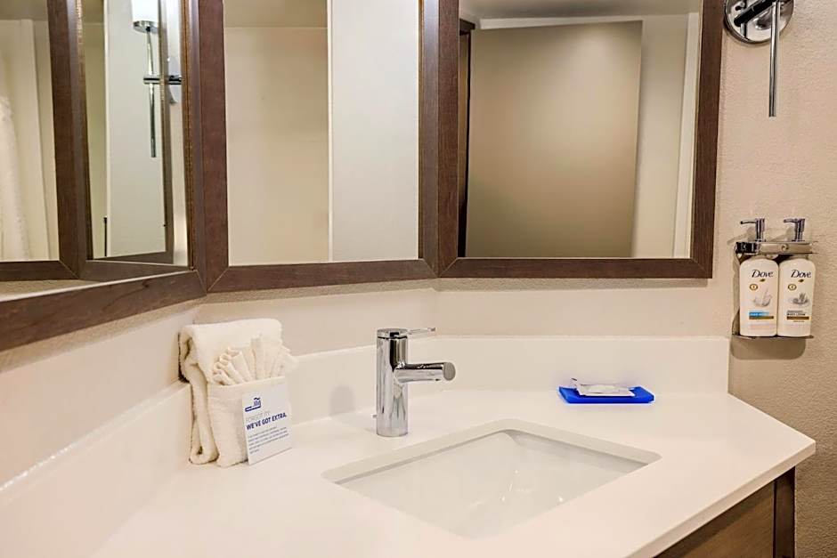 Holiday Inn Express Burlington By IHG