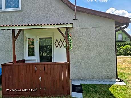 Dom Bursztynek - domek (sad)