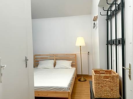 C'est La Vie Korean Style Minbak PARIS