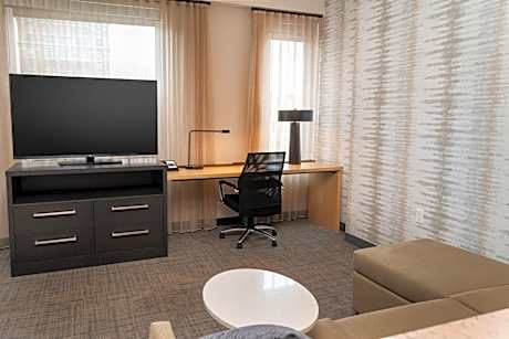 Studio King Suite with Sofa Bed and City View - Hearing Accessible