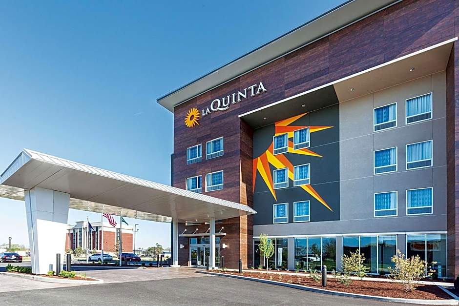 La Quinta Inn & Suites by Wyndham Terre Haute