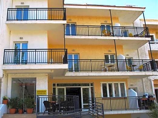 Haris Apartments