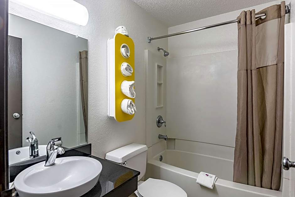 Motel 6-Salisbury, MD