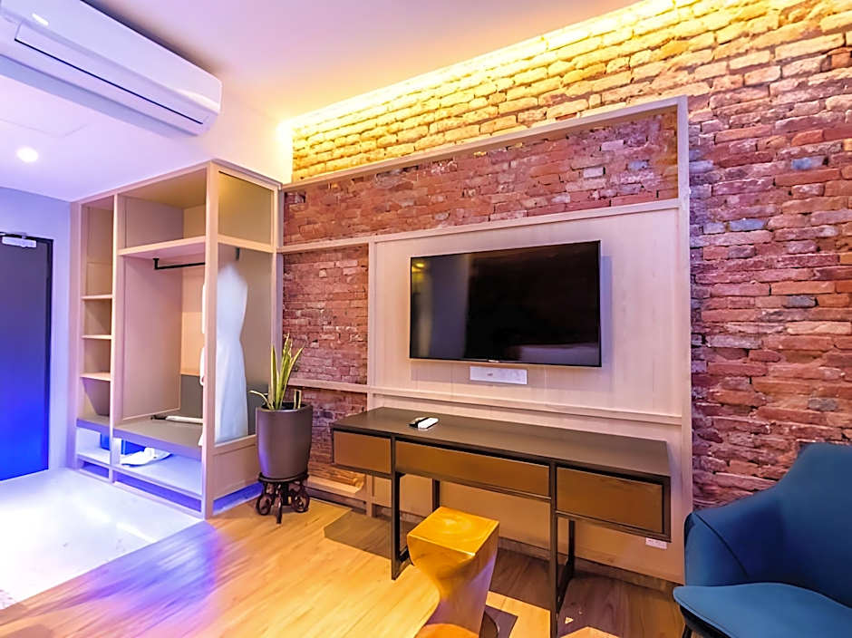 Tien Terrace Macalister