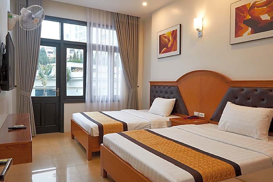 Van Nam Hotel