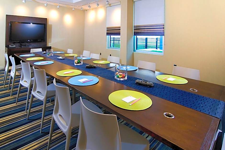 Aloft Chesapeake