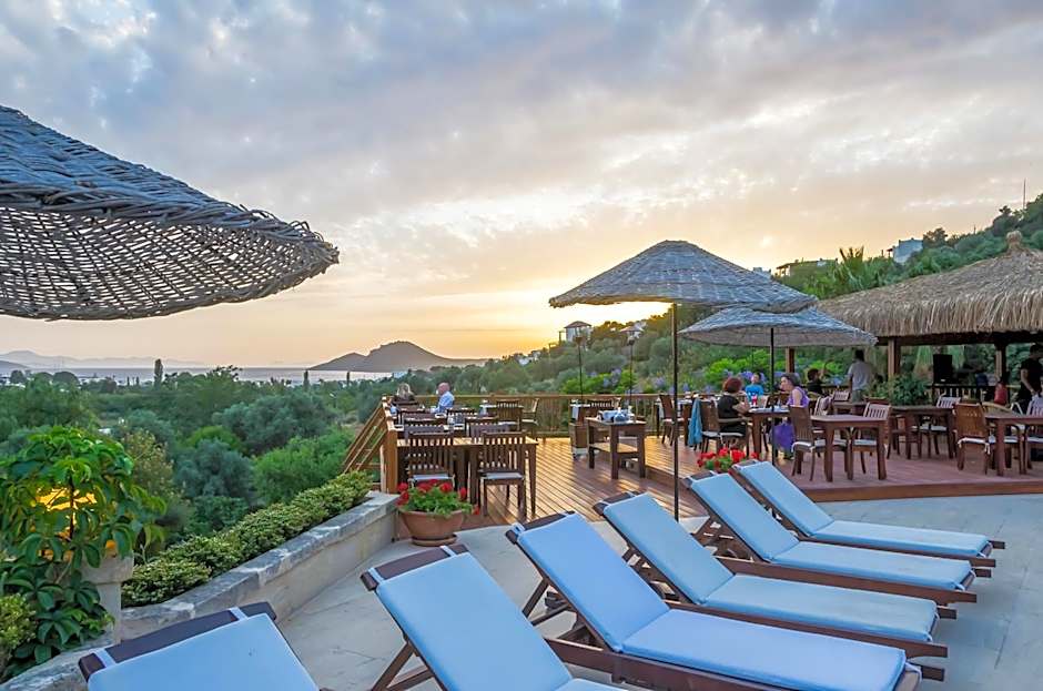 4reasons hotel + bistro | 12+