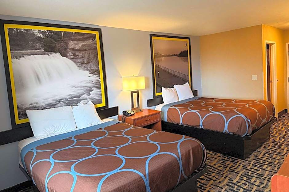 Super 8 by Wyndham Cozad