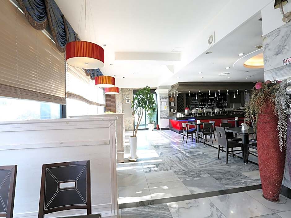 Metro Tourist Hotel Cheonan