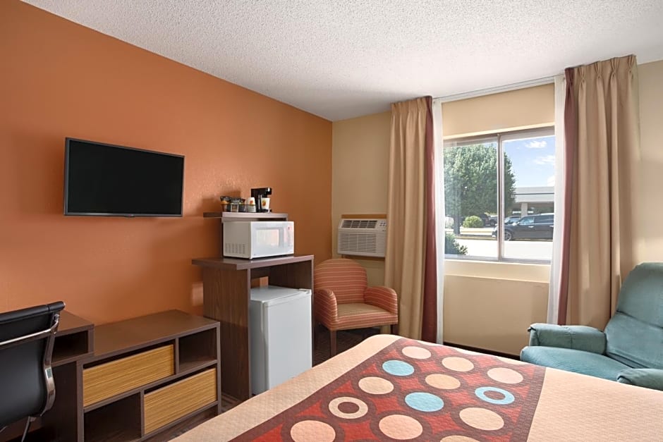 Super 8 by Wyndham Carbondale