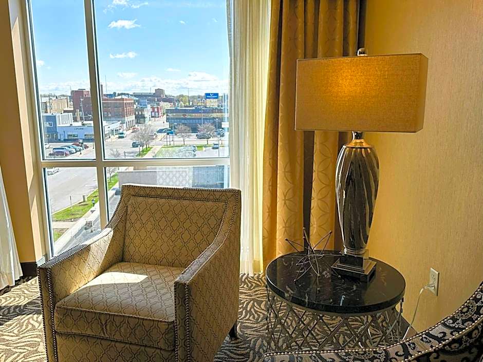 DoubleTree By Hilton Bay City Riverfront