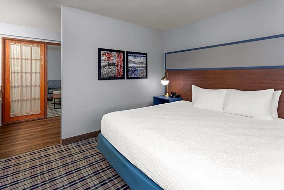 AmericInn by Wyndham Green Bay West