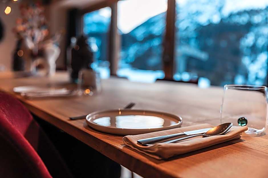 Burgi's - Adults only