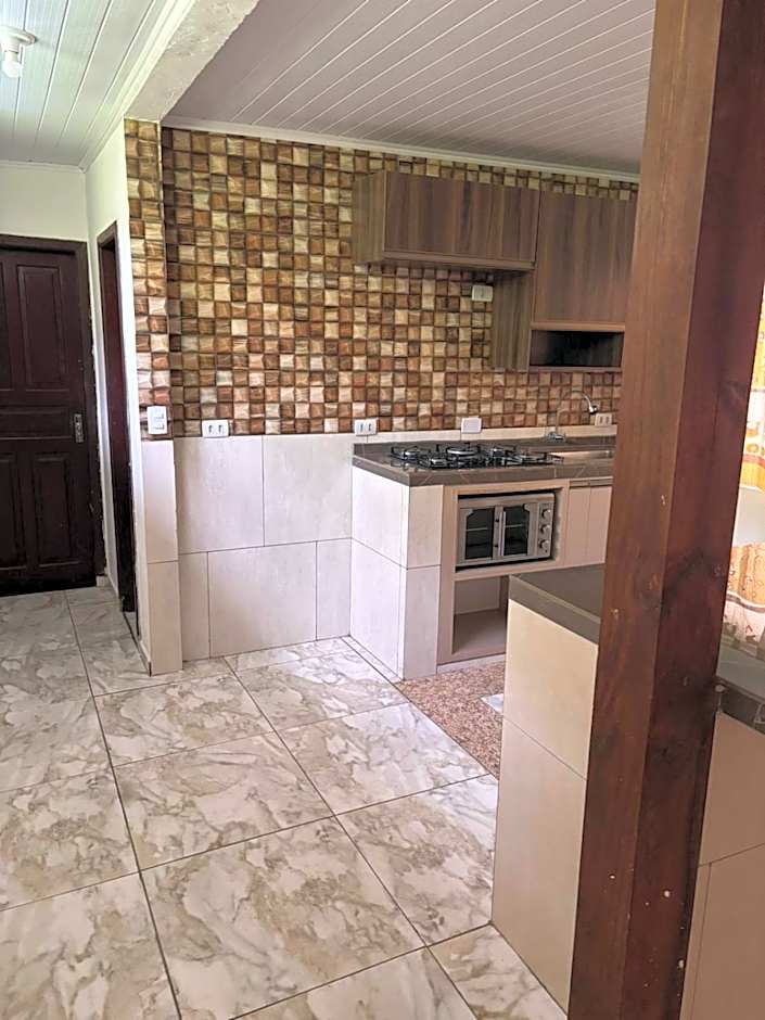 Recanto Pousada JU&JU com piscina COMPARTILHADA